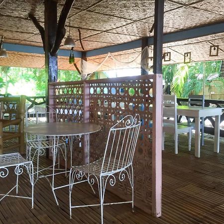 Beach House Resort And Dive Center マンバヤオ エクステリア 写真