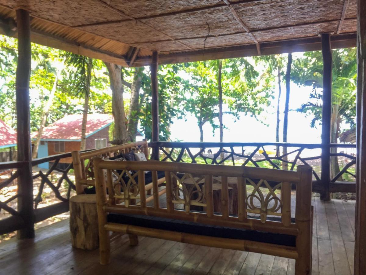 Beach House Resort And Dive Center マンバヤオ エクステリア 写真